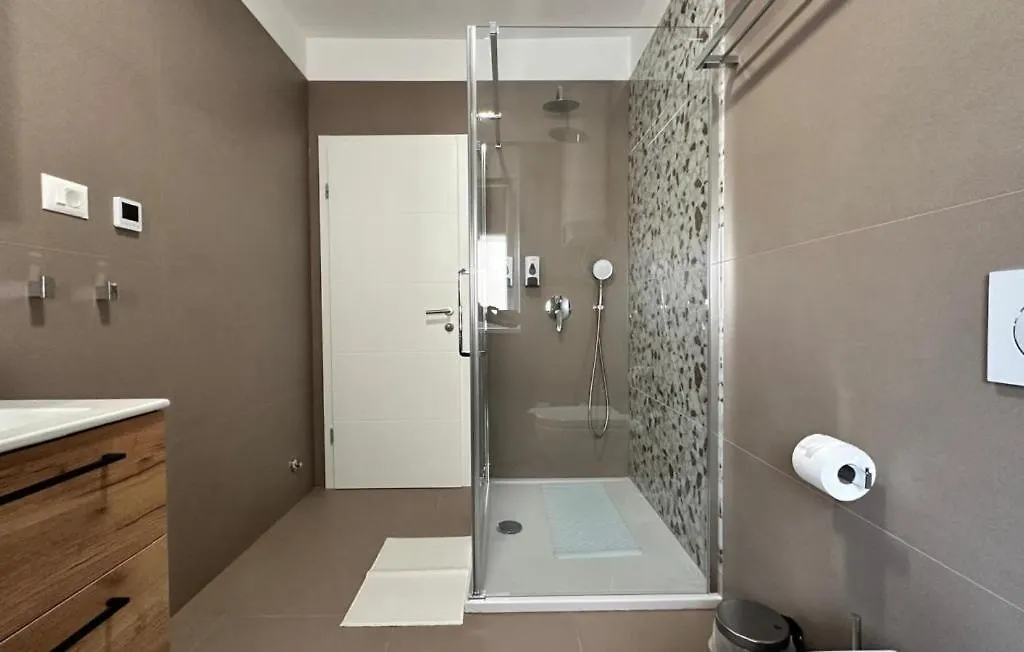Ap Residence Contessa by Villas Guide Bužinija 0*,